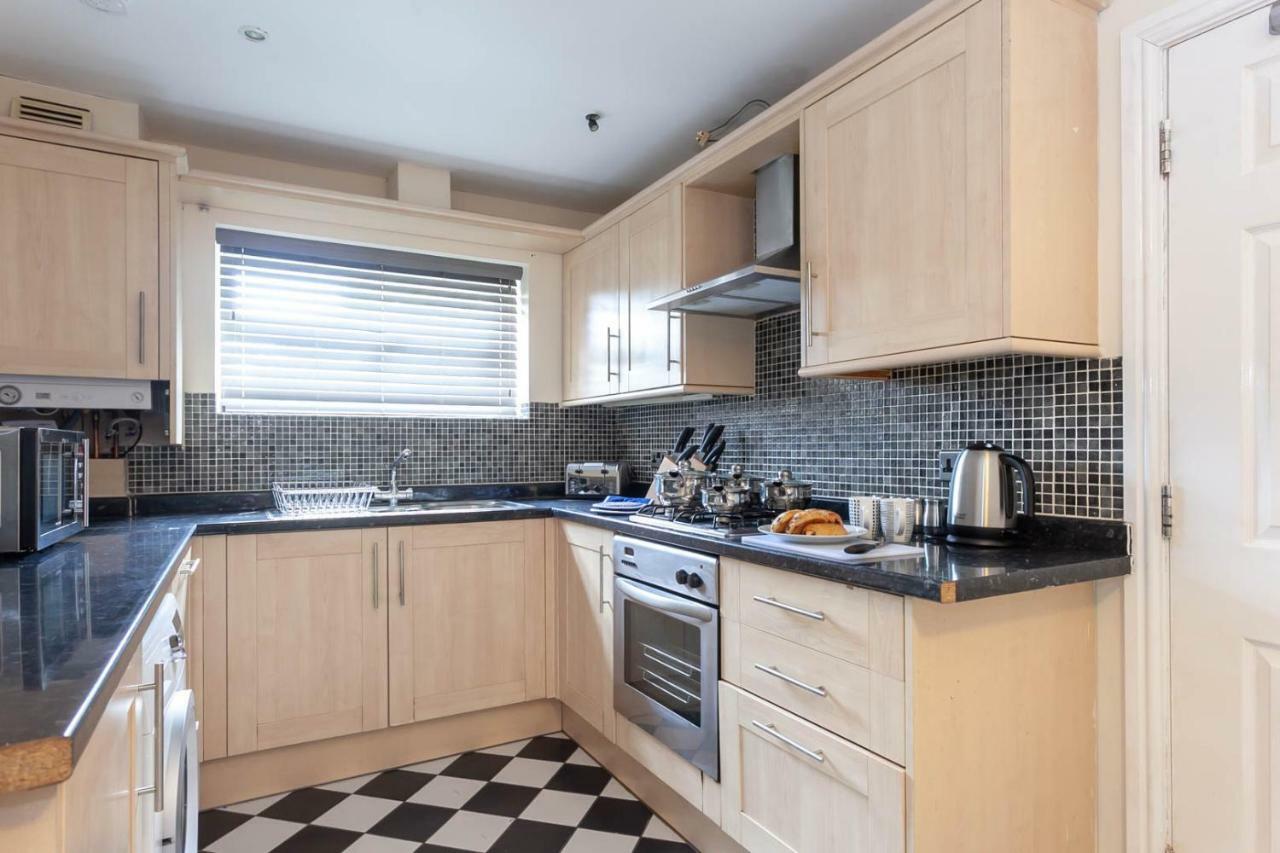 4 Bed Home, Driveway Parking Ideally Located In Latchford, Warrington - Executive St Marys House Zewnętrze zdjęcie