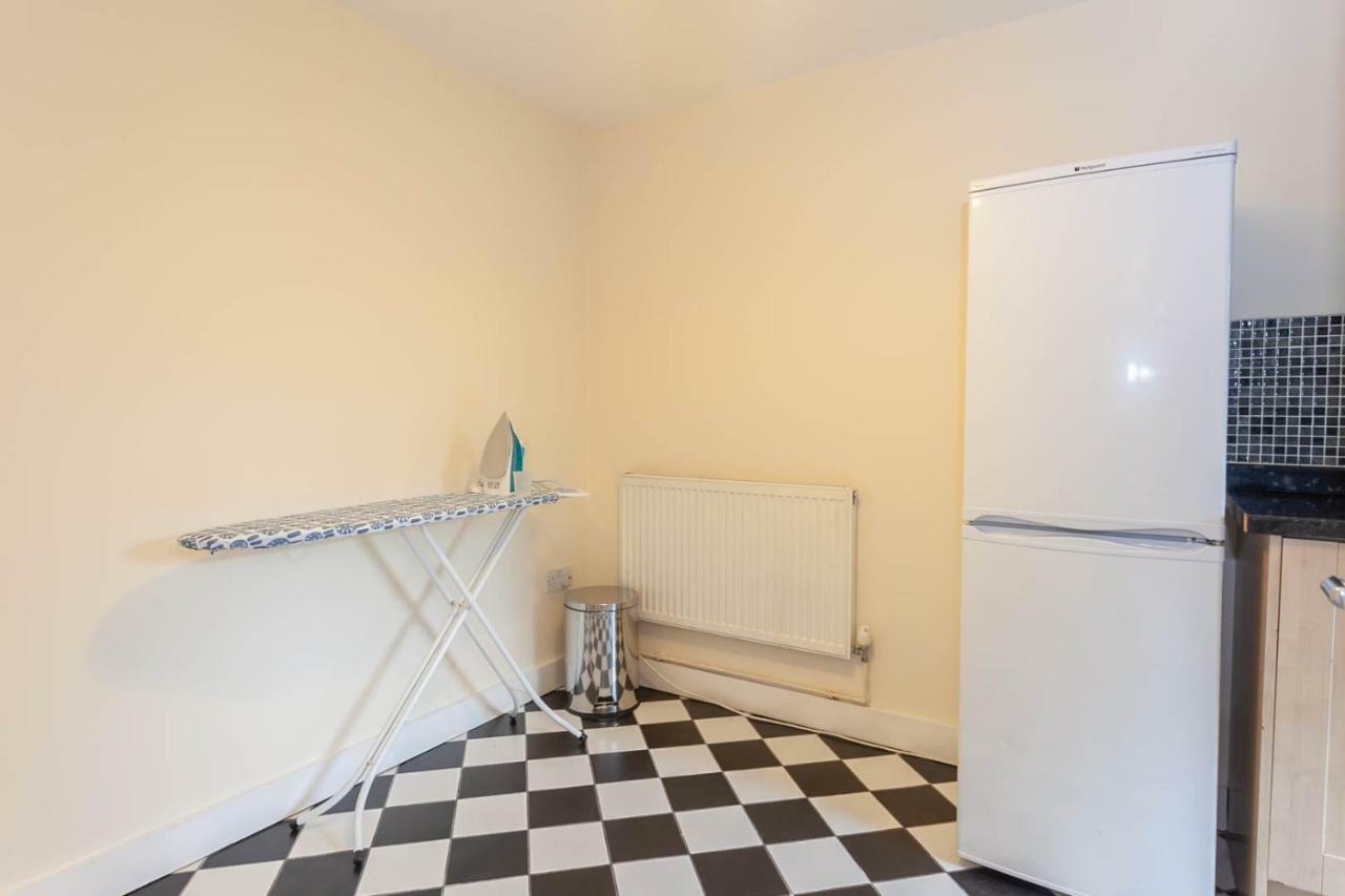 4 Bed Home, Driveway Parking Ideally Located In Latchford, Warrington - Executive St Marys House Zewnętrze zdjęcie