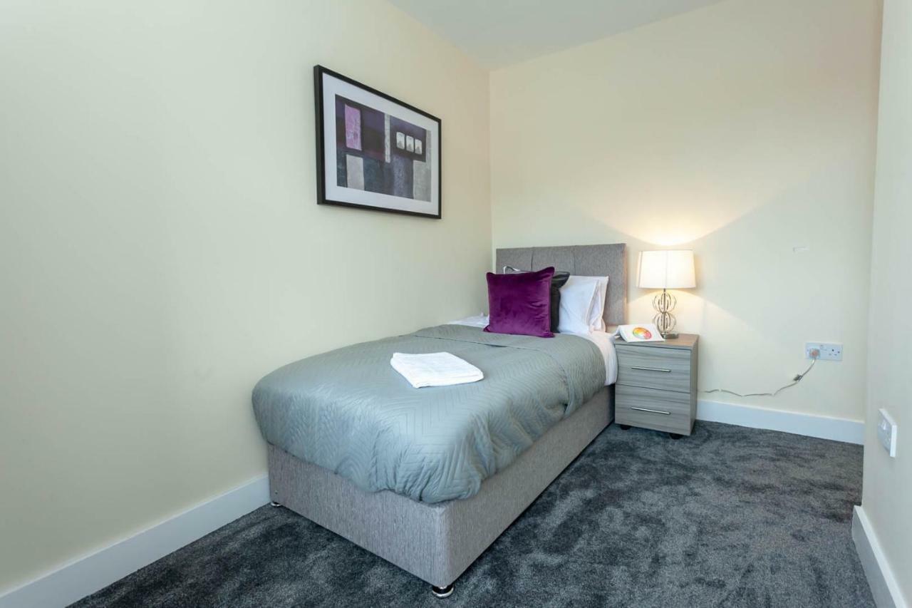4 Bed Home, Driveway Parking Ideally Located In Latchford, Warrington - Executive St Marys House Zewnętrze zdjęcie