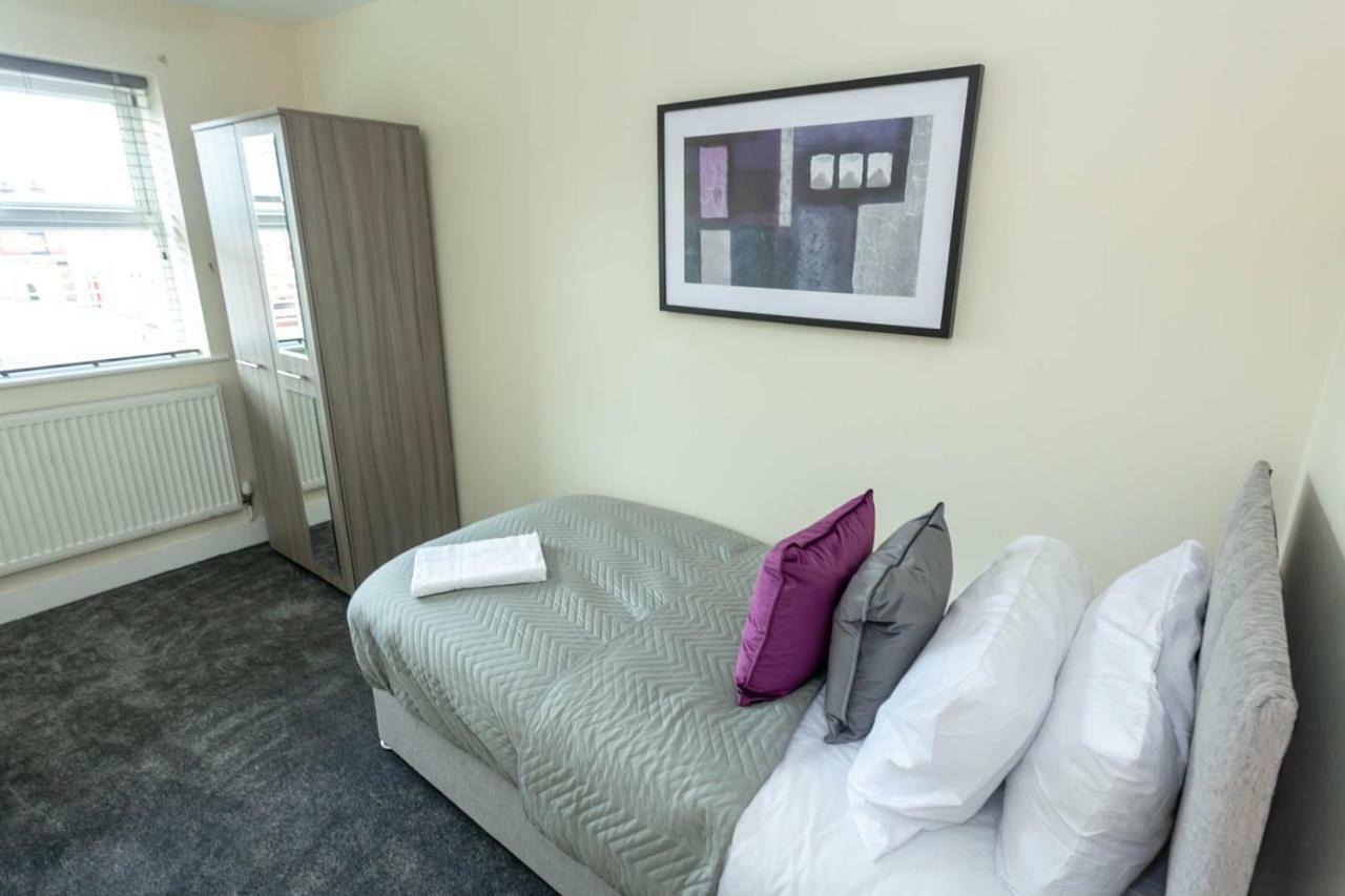 4 Bed Home, Driveway Parking Ideally Located In Latchford, Warrington - Executive St Marys House Zewnętrze zdjęcie