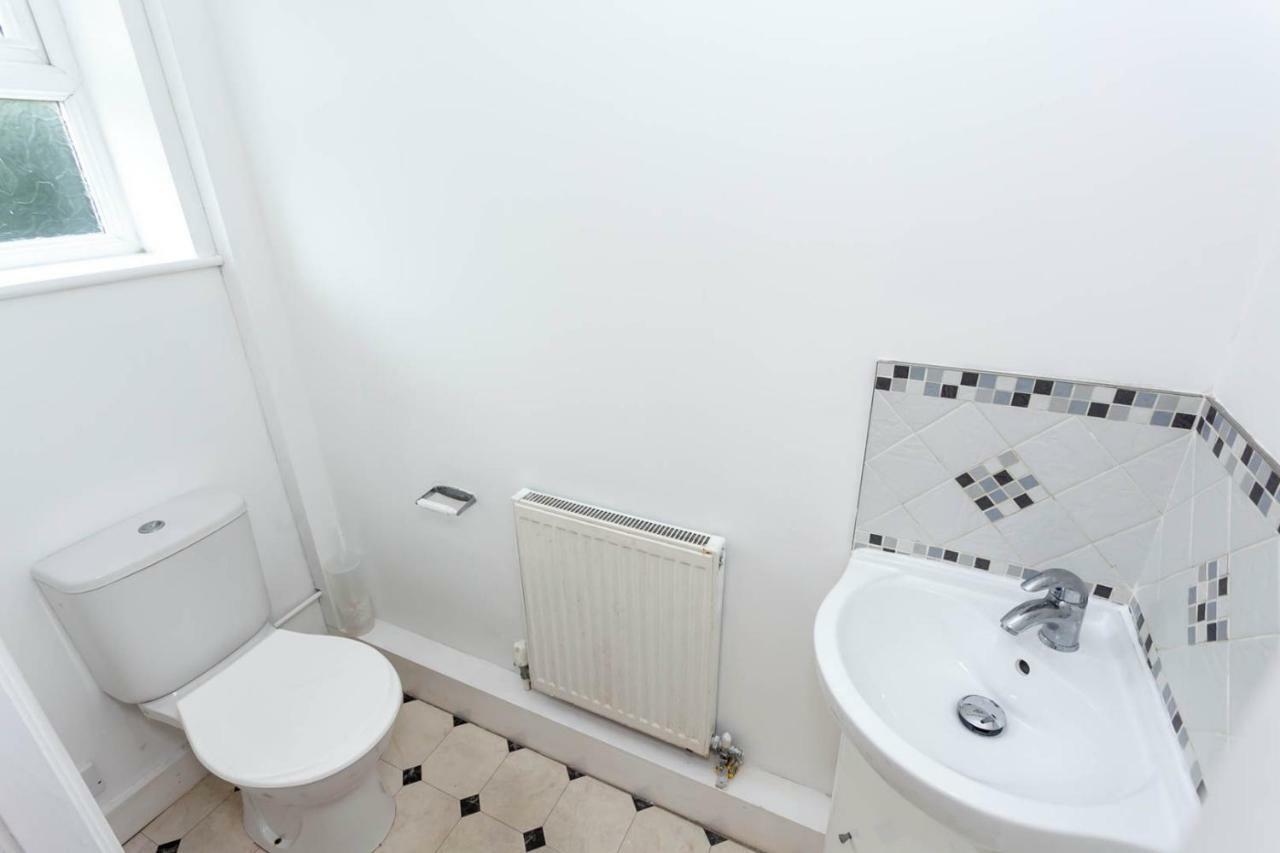 4 Bed Home, Driveway Parking Ideally Located In Latchford, Warrington - Executive St Marys House Zewnętrze zdjęcie