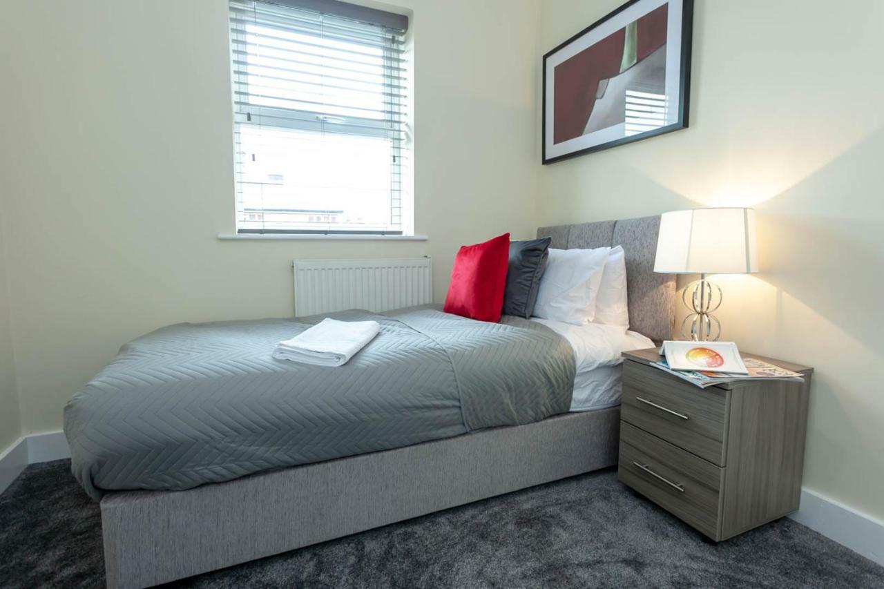 4 Bed Home, Driveway Parking Ideally Located In Latchford, Warrington - Executive St Marys House Zewnętrze zdjęcie