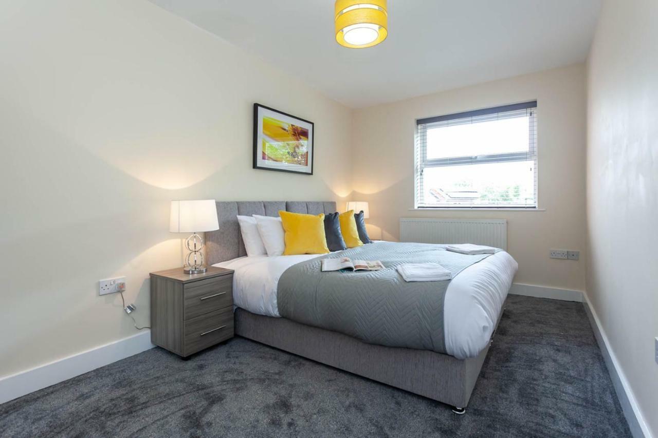 4 Bed Home, Driveway Parking Ideally Located In Latchford, Warrington - Executive St Marys House Zewnętrze zdjęcie